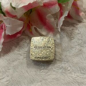 Revolution Shimmering Gold Highlighter